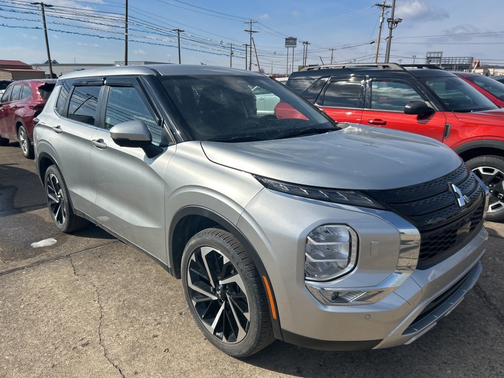 2022 Mitsubishi Outlander SE