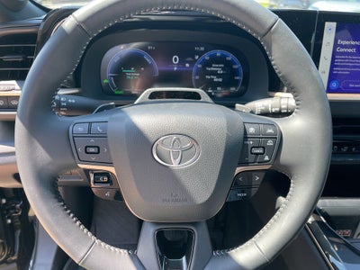 2025 Toyota Crown Signia Limited