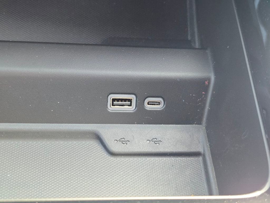 2025 Chevrolet Suburban LS