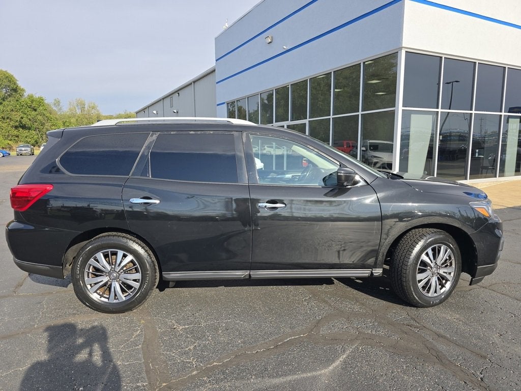 2020 Nissan Pathfinder SL