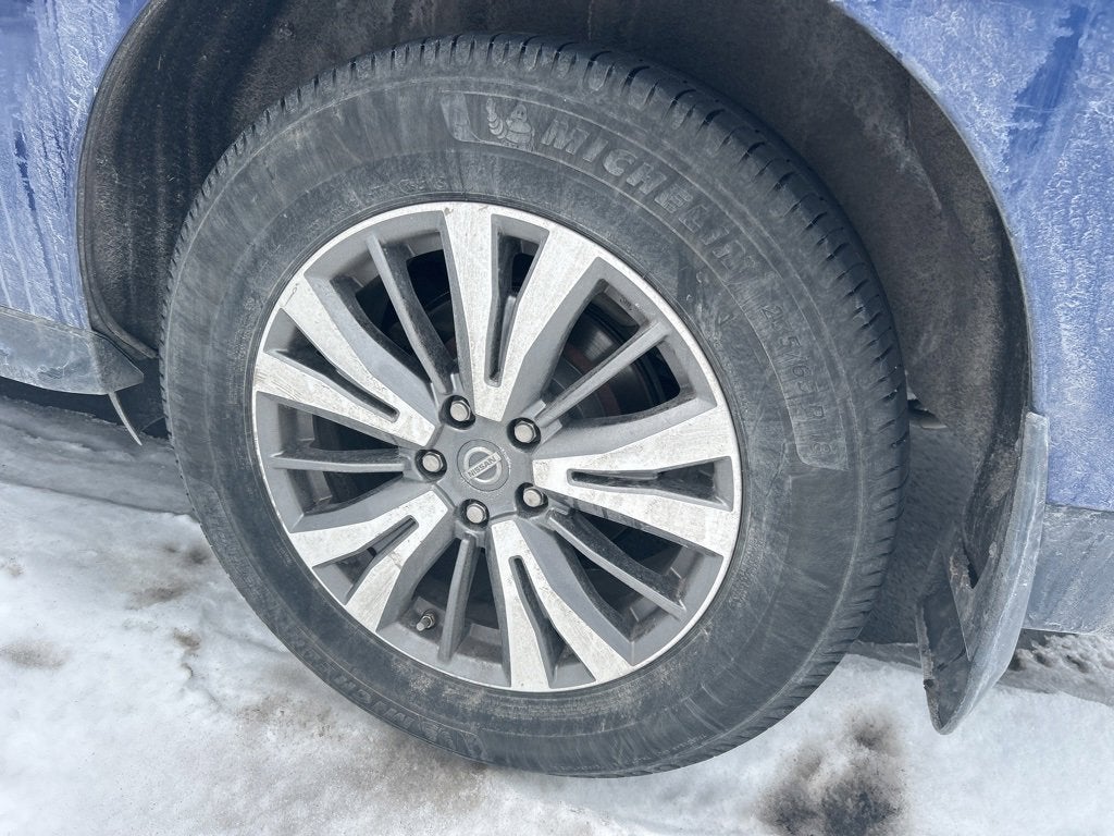 2018 Nissan Pathfinder SV