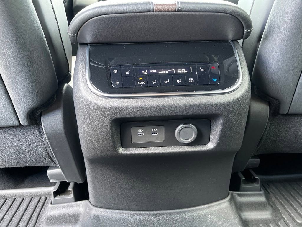 2025 Nissan Armada Platinum