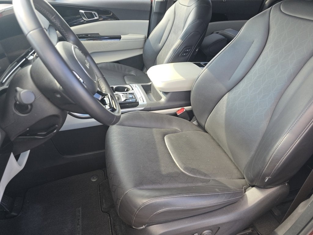 2024 Kia Carnival SX