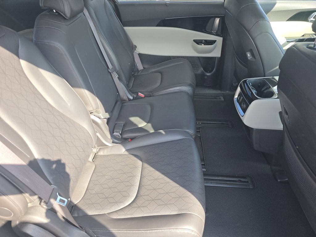 2024 Kia Carnival SX