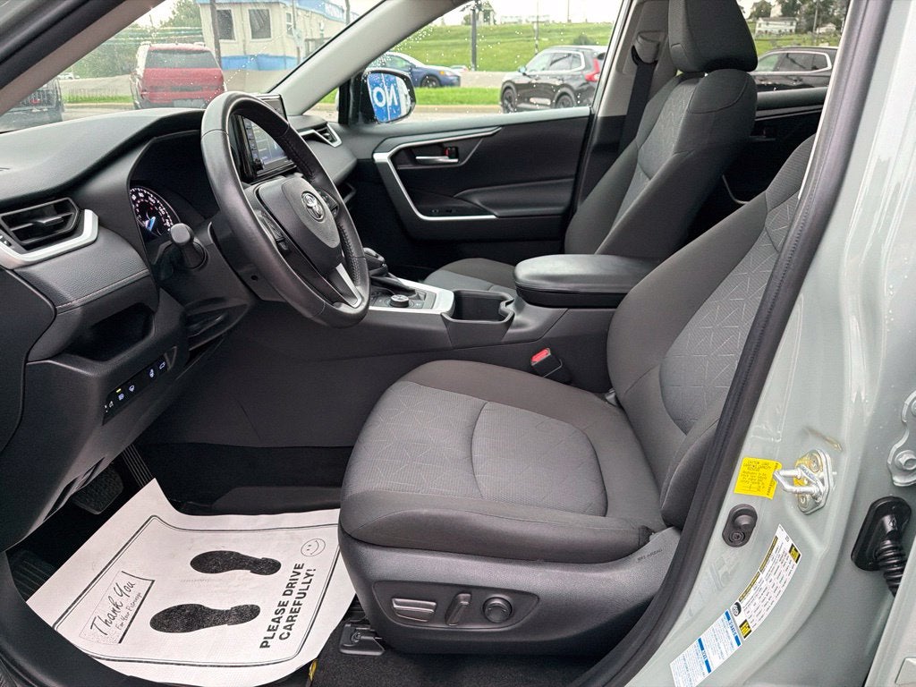 2022 Toyota RAV4 Hybrid XLE