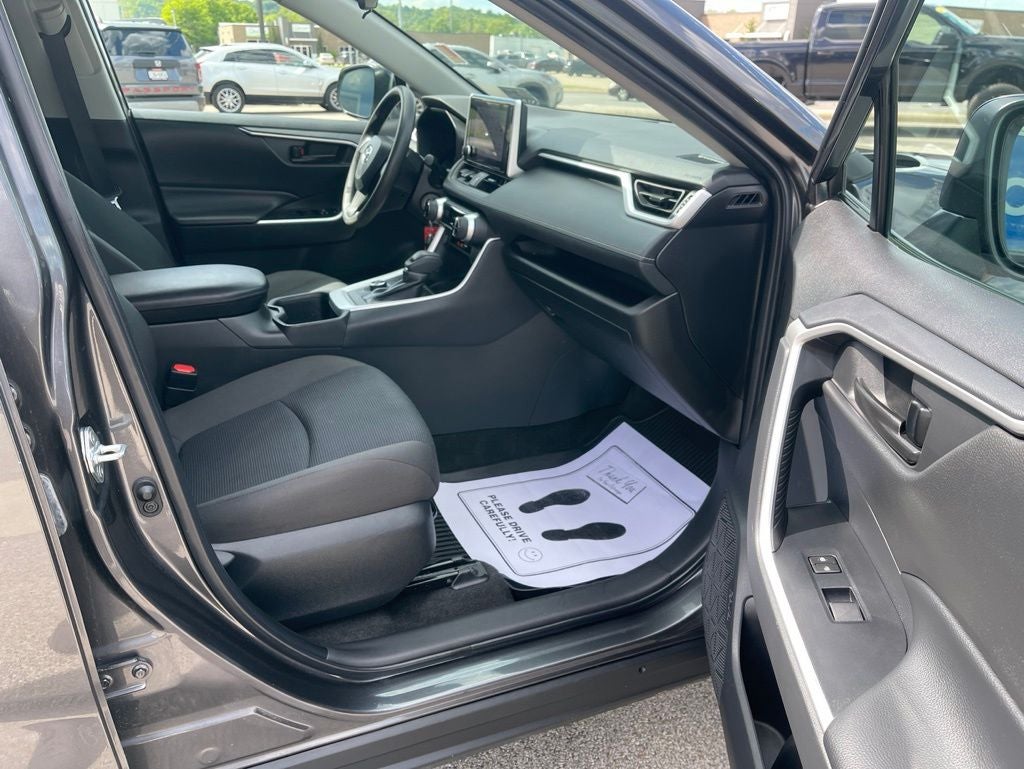 2023 Toyota RAV4 Hybrid LE