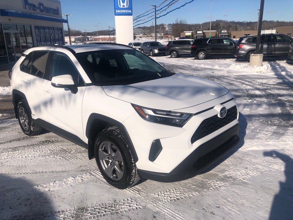 2022 Toyota RAV4 Hybrid XLE