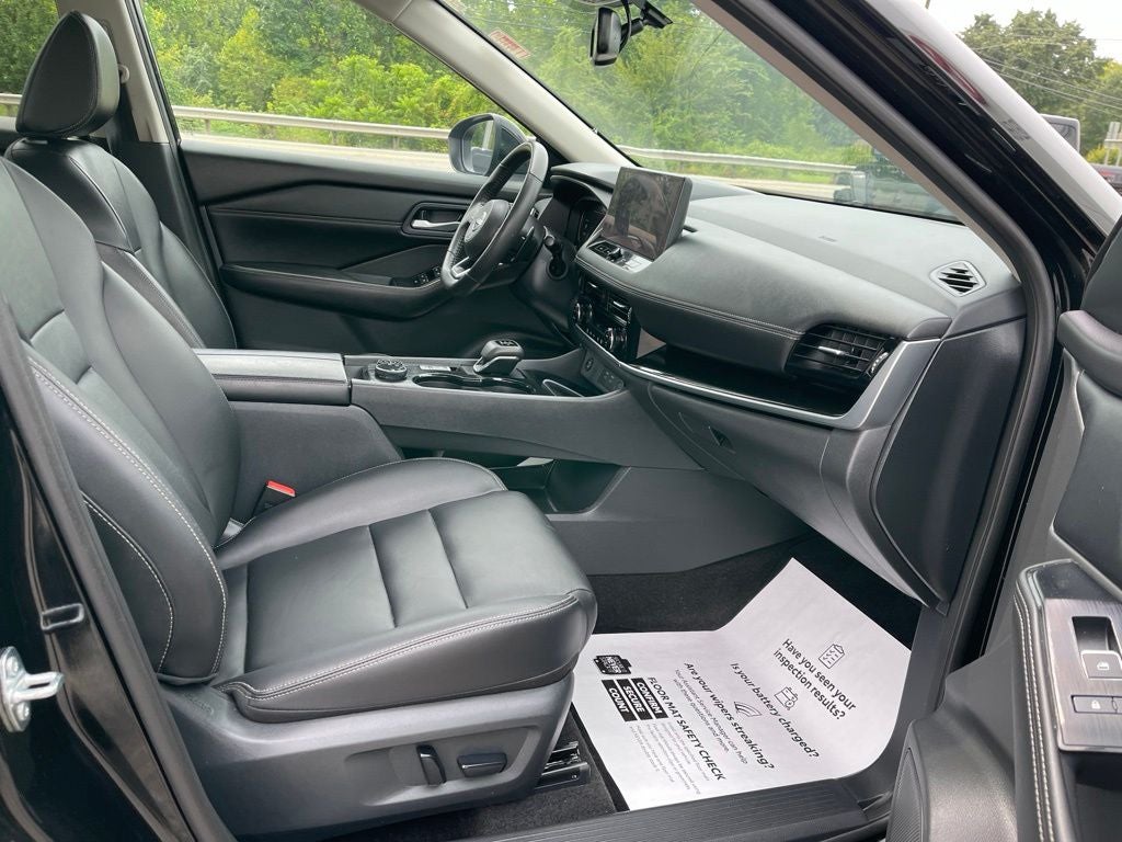 2024 Nissan Rogue SL - Photo 16
