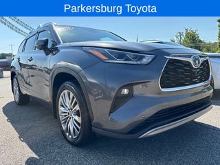 2023 Toyota Highlander Hybrid Platinum