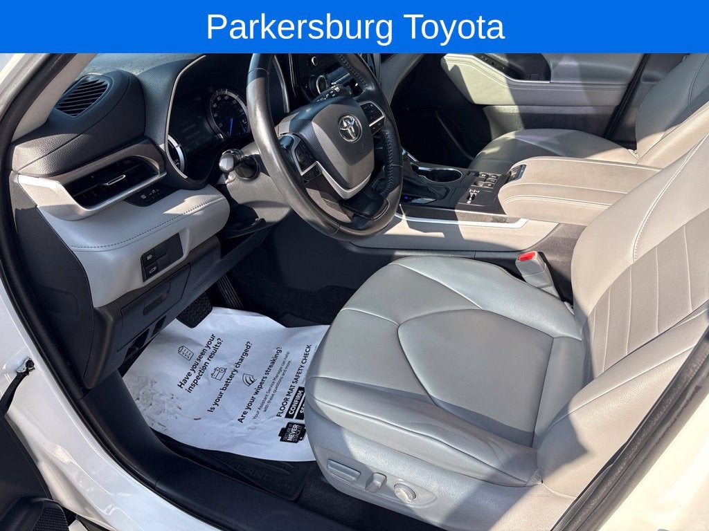 2023 Toyota Highlander Hybrid XLE