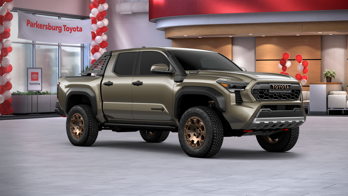 2026 Toyota Tacoma i-FORCE MAX Tacoma Trailhunter