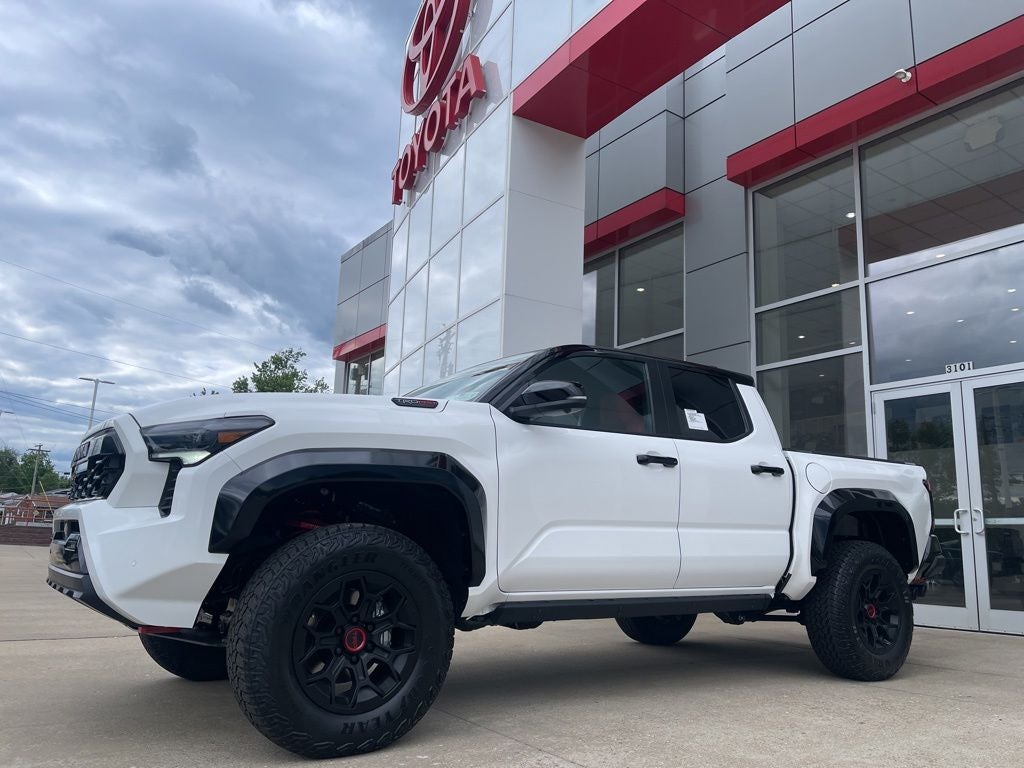 2026 Toyota Tacoma i-FORCE MAX Tacoma TRD Pro
