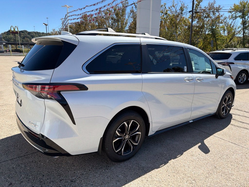 2026 Toyota Sienna Platinum