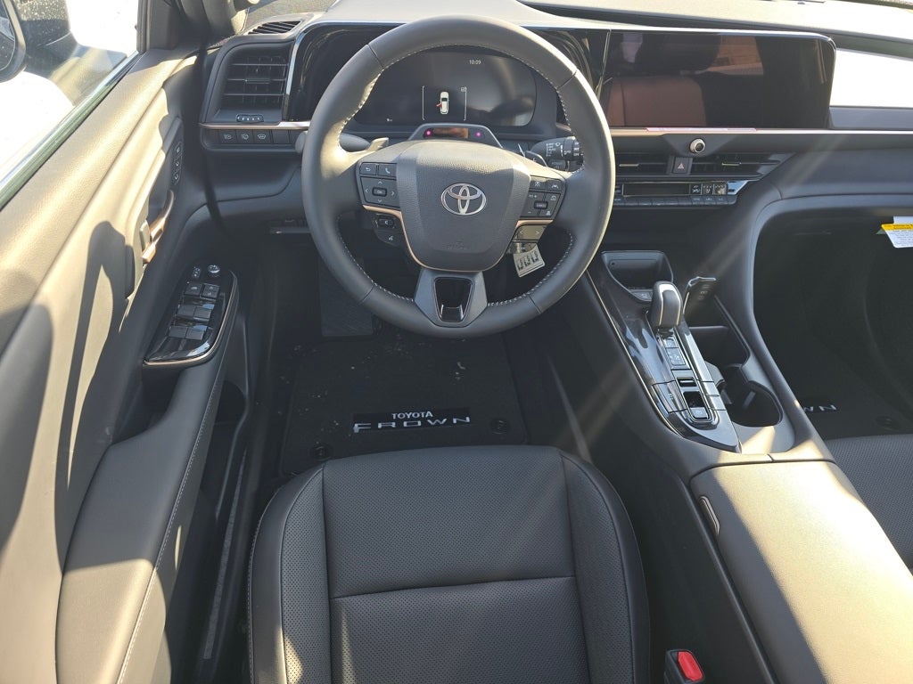 2025 Toyota Toyota Crown Signia Limited