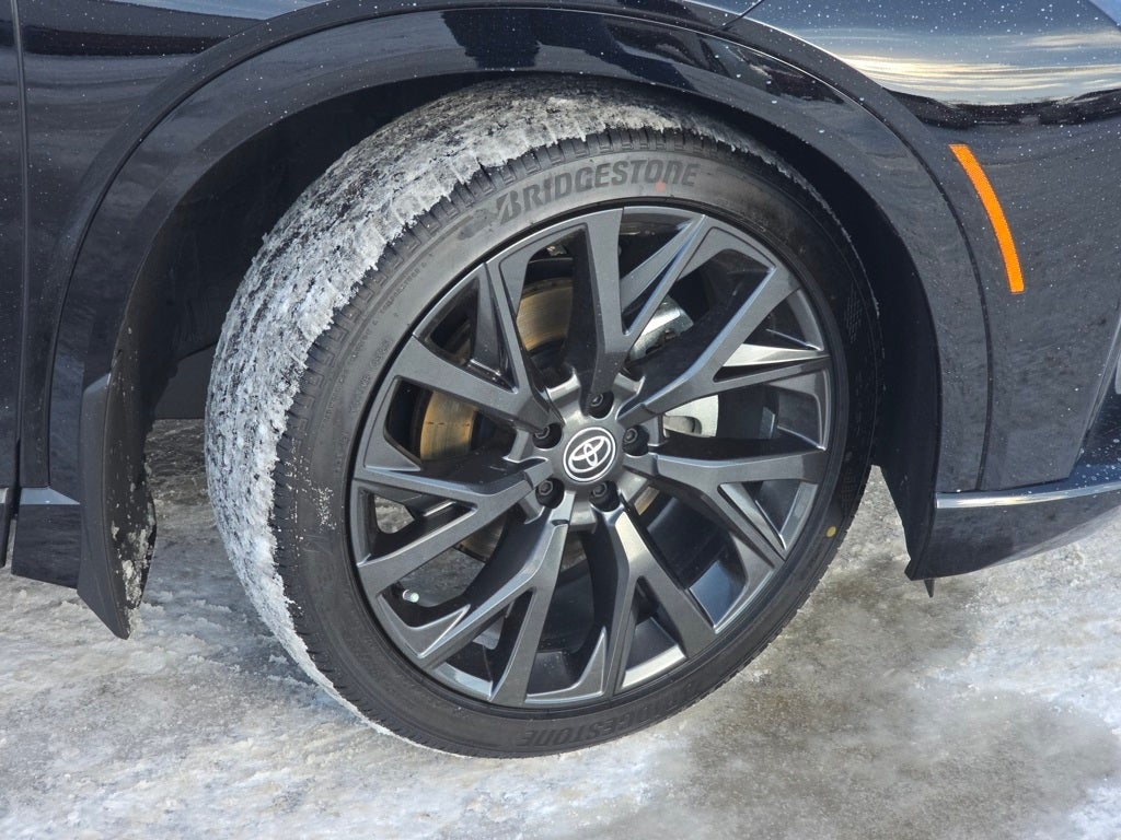 2025 Toyota Toyota Crown Signia Limited