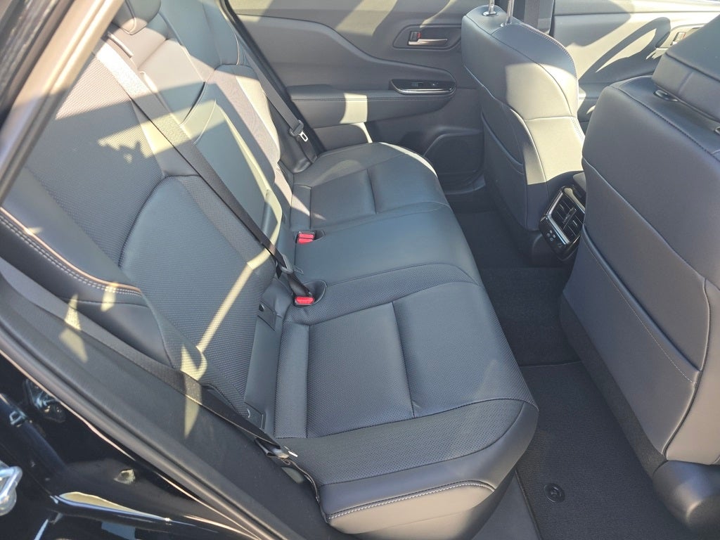 2025 Toyota Toyota Crown Signia Limited