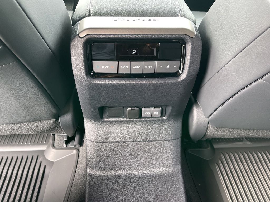 2026 Toyota Land Cruiser 4WD (Natl)